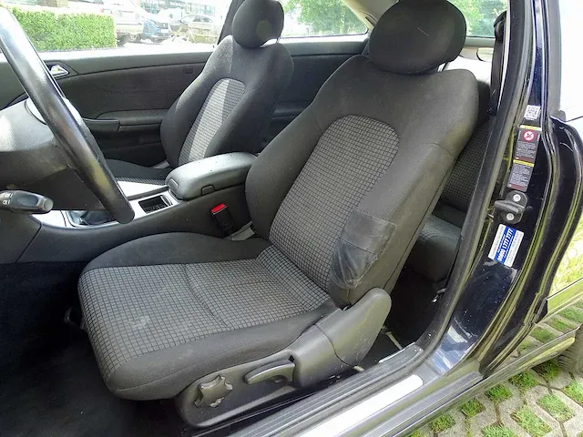 Mercedes-benz c sportcoupé 200 cdi, 72-tb-jk - afbeelding 25 van  50