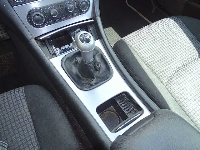 Mercedes-benz c sportcoupé 200 cdi, 72-tb-jk - afbeelding 27 van  50