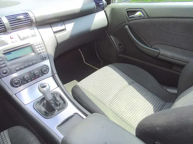 Mercedes-benz c sportcoupé 200 cdi, 72-tb-jk - afbeelding 30 van  50