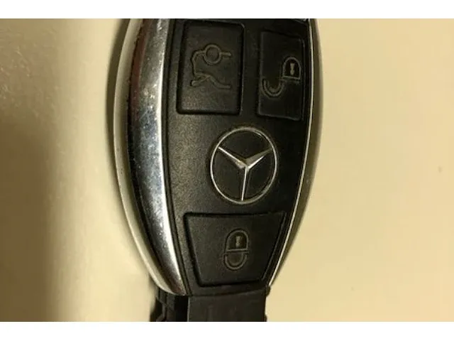 Mercedes benz c180 - afbeelding 18 van  25