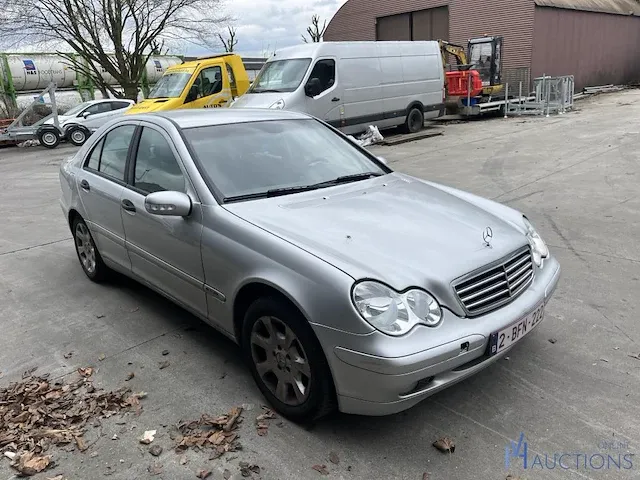 Mercedes-benz c200cdi - 2004 - afbeelding 7 van  13