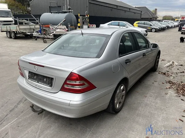 Mercedes-benz c200cdi - 2004 - afbeelding 8 van  13