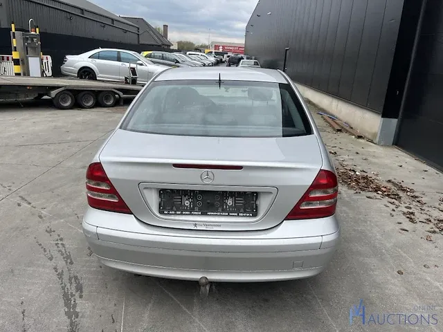 Mercedes-benz c200cdi - 2004 - afbeelding 9 van  13