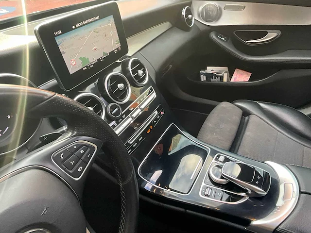 Mercedes-benz c300 h - 2016 - afbeelding 30 van  37