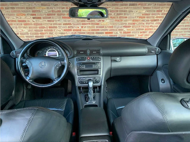 Mercedes-benz c32 amg, 2002 - afbeelding 13 van  14