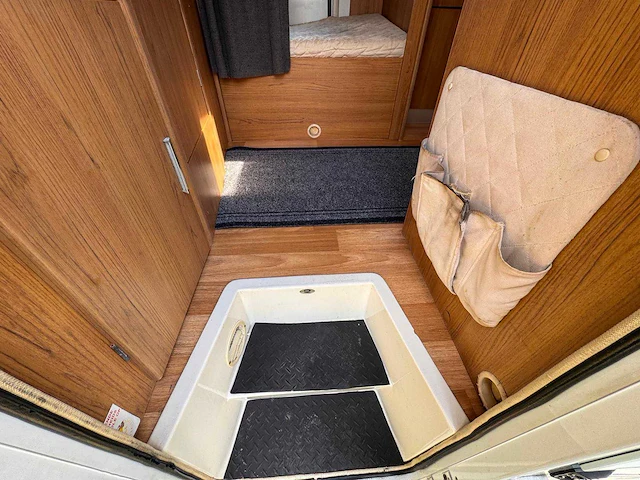 Mercedes-benz camper - afbeelding 8 van  31