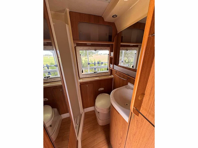 Mercedes-benz camper - afbeelding 25 van  31