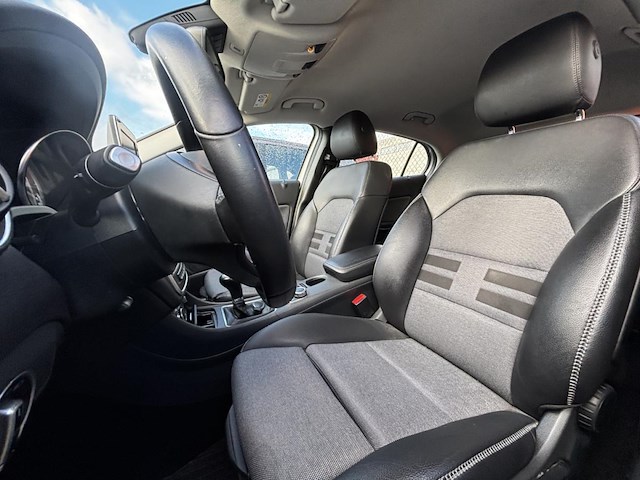 Mercedes-benz classe gla (x156) gla 180 122,2016 - afbeelding 23 van  25