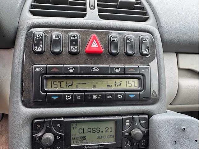 Mercedes-benz clk-klasse cabrio 320 elegance 1999 - afbeelding 9 van  22