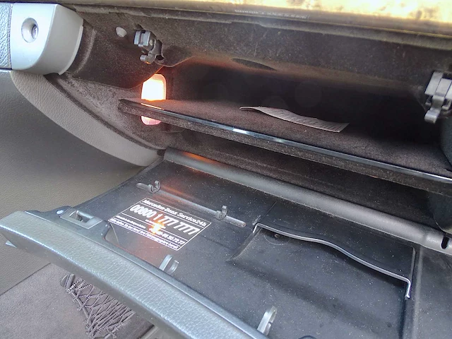 Mercedes-benz e200 kompressor estate 'avantgarde' - afbeelding 16 van  53