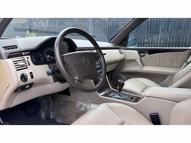 Mercedes-benz e280, 1996 - afbeelding 13 van  21