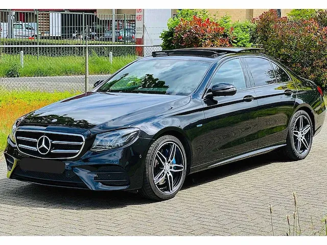 Mercedes-benz e350 e amg-pack - afbeelding 1 van  28