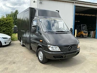 Mercedes-benz foodtruck - afbeelding 8 van  14