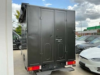 Mercedes-benz foodtruck - afbeelding 11 van  14