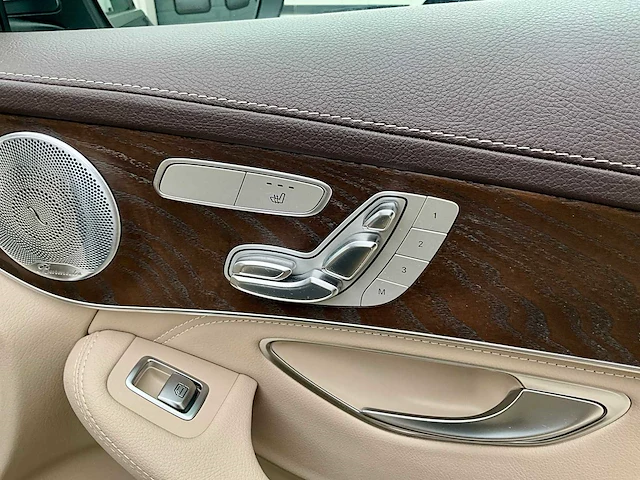 Mercedes-benz glc 220d 4matic 2017 automaat + veel opties - afbeelding 37 van  51