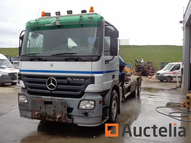 Mercedes benz met laadkraan en containersysteem - afbeelding 9 van  26