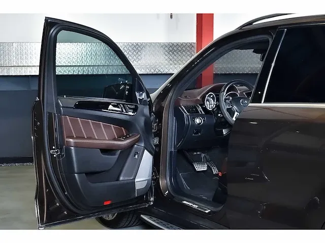 Mercedes-benz ml63 amg suv 5,5l v8 - 2014 - afbeelding 36 van  70