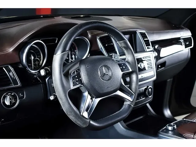 Mercedes-benz ml63 amg suv 5,5l v8 - 2014 - afbeelding 40 van  70