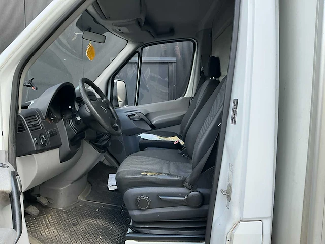 Mercedes-benz sprinter meubelwagen - afbeelding 2 van  16
