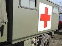 Mercedes-benz unimog (404) 'army ambulance' - afbeelding 2 van  46