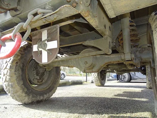 Mercedes-benz unimog (404) 'army ambulance' - afbeelding 9 van  46