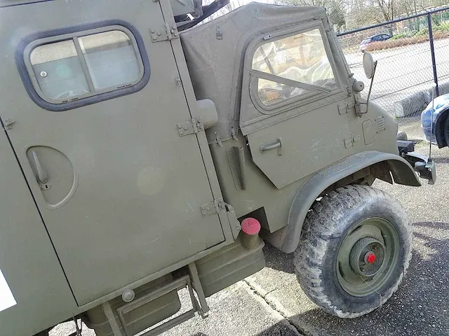 Mercedes-benz unimog (404) 'army ambulance' - afbeelding 13 van  46