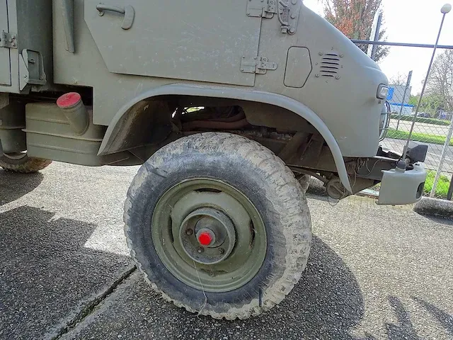 Mercedes-benz unimog (404) 'army ambulance' - afbeelding 14 van  46