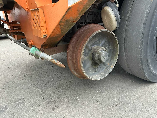 Mercedes-benz unimog u1650 vrachtwagen spoor/weg - afbeelding 16 van  50