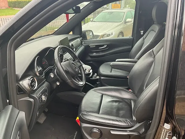 Mercedes-benz v 300d - 2019 - afbeelding 3 van  34