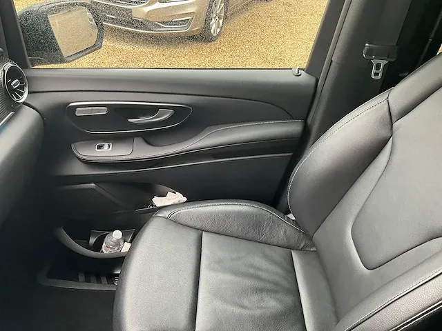 Mercedes-benz v 300d - 2019 - afbeelding 4 van  34