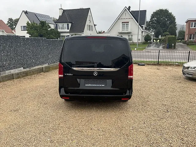 Mercedes-benz v 300d - 2019 - afbeelding 31 van  34
