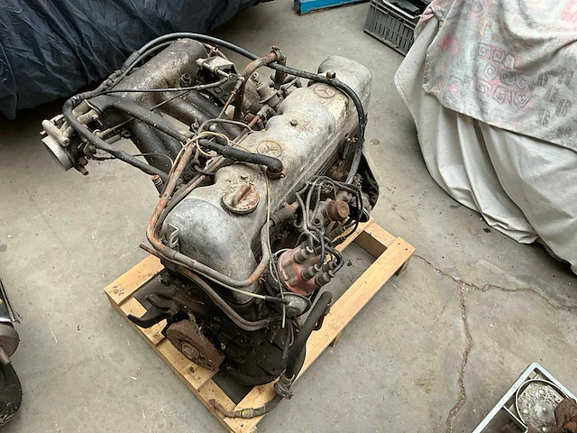 Mercedes benzinemotor - afbeelding 1 van  5
