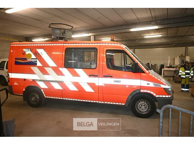 Mercedes brandweerwagen - afbeelding 21 van  33