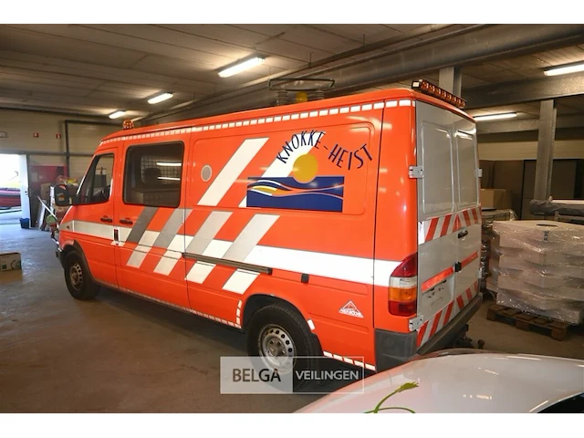 Mercedes brandweerwagen - afbeelding 25 van  33