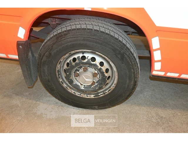Mercedes brandweerwagen - afbeelding 32 van  33