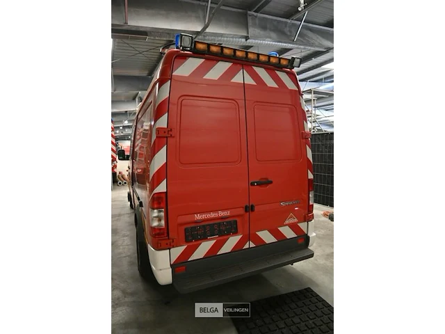 Mercedes brandweerwagen - afbeelding 13 van  24
