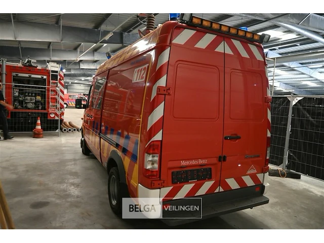 Mercedes brandweerwagen - afbeelding 14 van  24