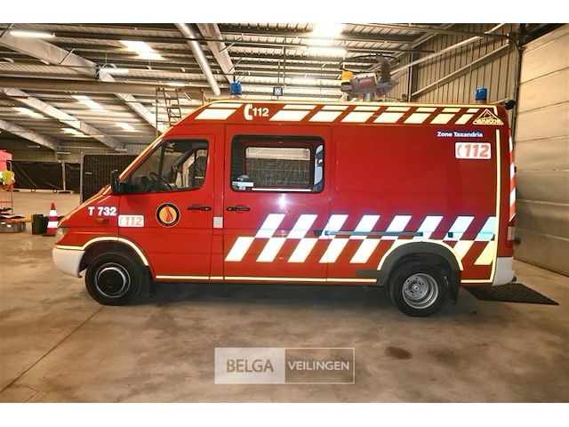 Mercedes brandweerwagen - afbeelding 12 van  24