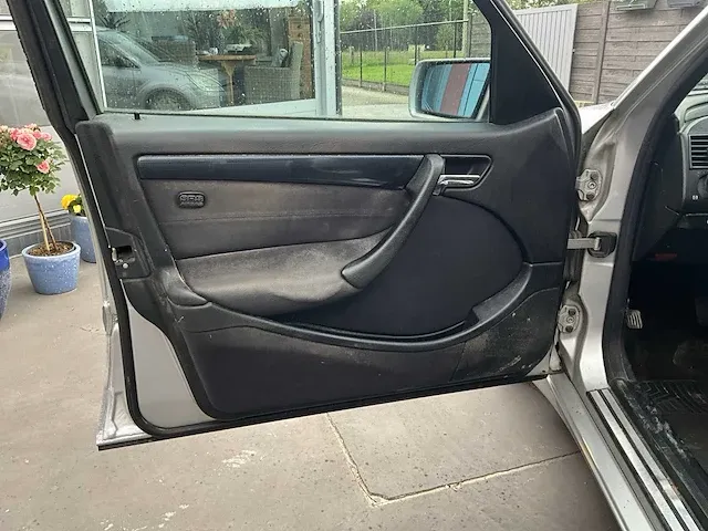 Mercedes c200 - afbeelding 10 van  37