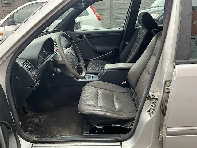 Mercedes c200 - afbeelding 11 van  37