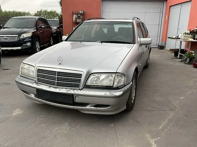 Mercedes c200 - afbeelding 1 van  37