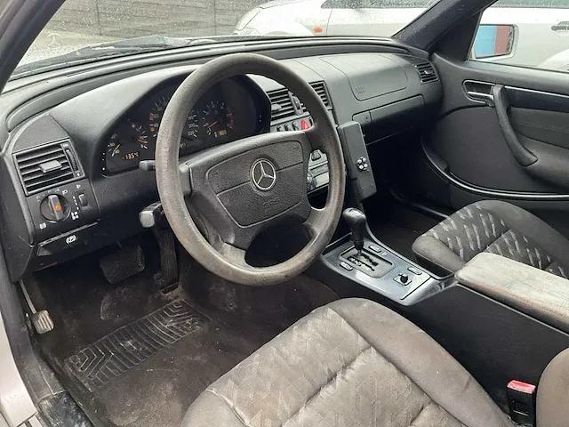 Mercedes c200 - afbeelding 13 van  37