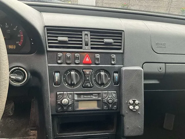 Mercedes c200 - afbeelding 15 van  37