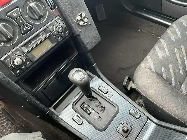 Mercedes c200 - afbeelding 16 van  37
