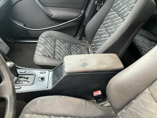 Mercedes c200 - afbeelding 18 van  37