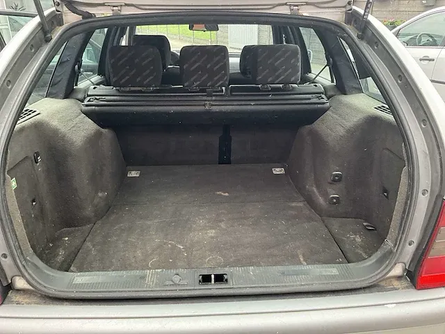 Mercedes c200 - afbeelding 21 van  37