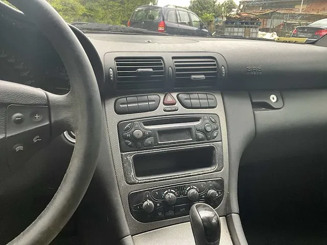 Mercedes c220 - afbeelding 16 van  28