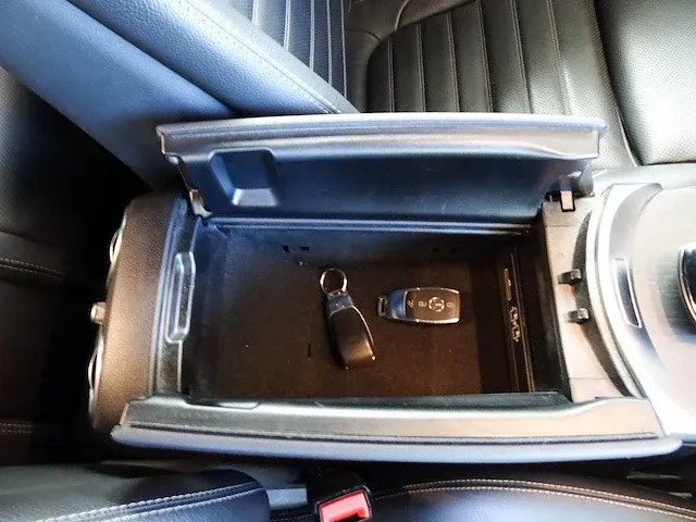 Mercedes c300 - afbeelding 18 van  18