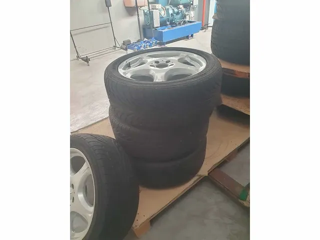 Mercedes cl 500/600 velgen en banden - afbeelding 1 van  4