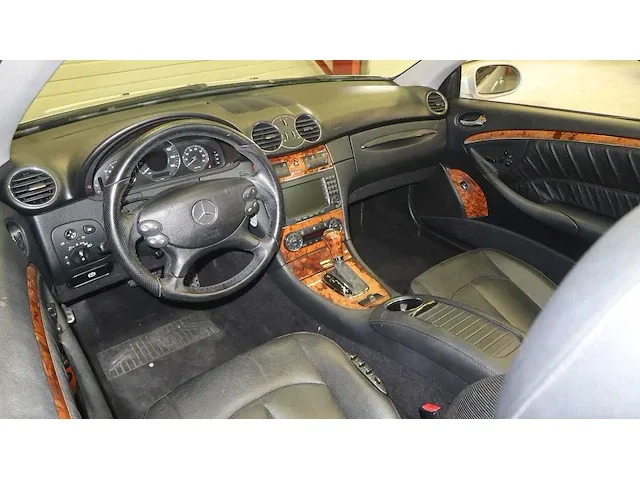 Mercedes clk cabrio 550 v8 - afbeelding 47 van  82